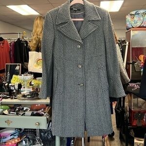 DKNY absolutely beautiful size 6P  multitone, gray winter jacket herringbone